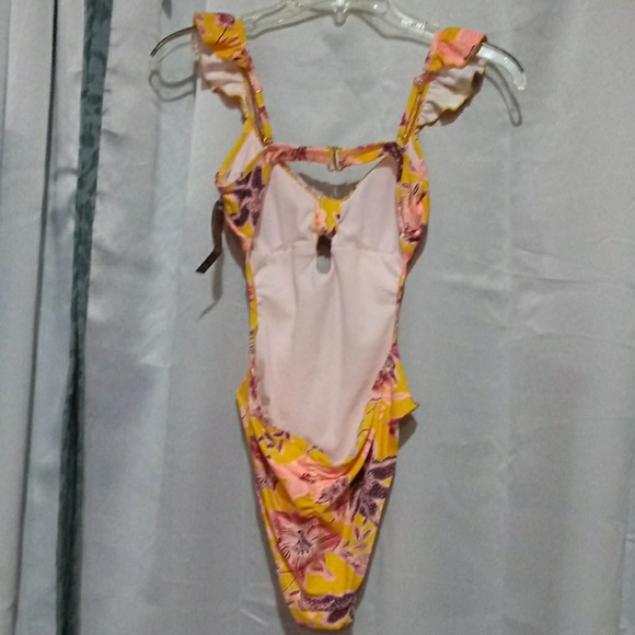 No boundaries one piece bathingsuit - Picture 4 of 4